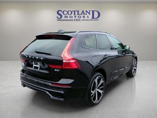 2025 Volvo XC60 B5 Ultra