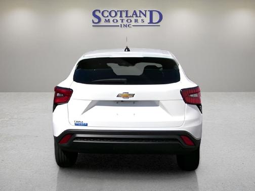 2025 Chevrolet Trax LS