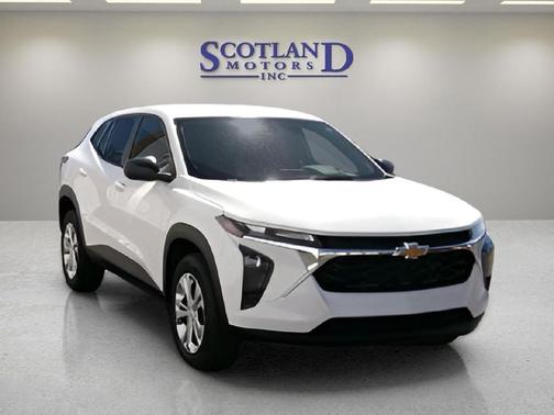 2025 Chevrolet Trax LS