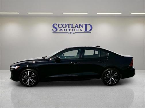 2024 Volvo S60 B5 Plus Dark Theme