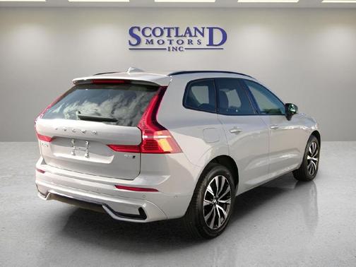 2025 Volvo XC60 B5 Plus