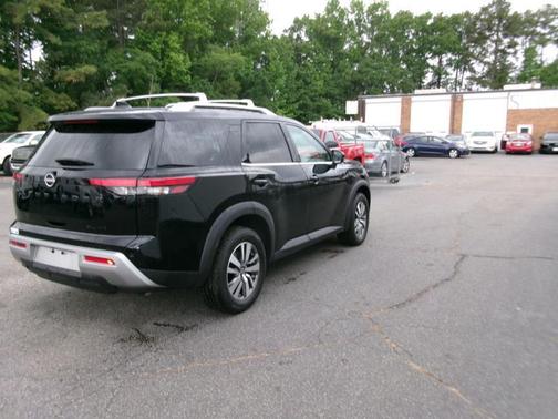 Super Black 2023 Nissan Pathfinder SL 4WD