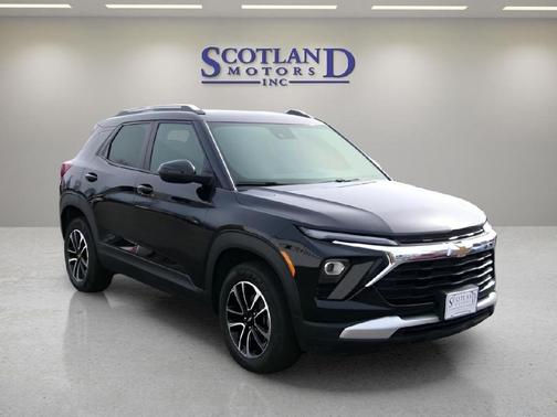 Mosaic Black Metallic 2025 Chevrolet Trailblazer LT