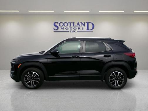 Mosaic Black Metallic 2025 Chevrolet Trailblazer LT