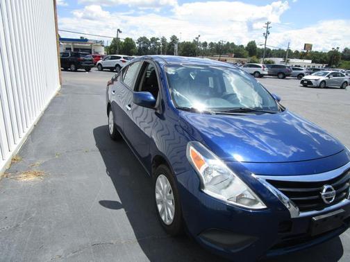 Photo 5 of 19 of 2018 Nissan Versa 1.6 SV
