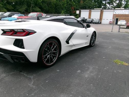WHITE 2023 Chevrolet Corvette Stingray w/3LT