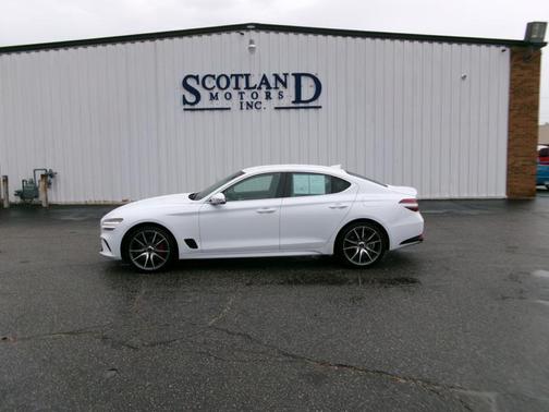 WHITE 2025 Genesis G70 2.5T RWD