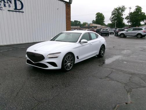 WHITE 2025 Genesis G70 2.5T RWD
