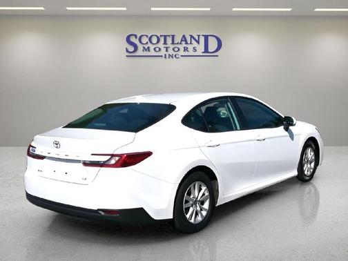 WHITE 2025 Toyota Camry XLE
