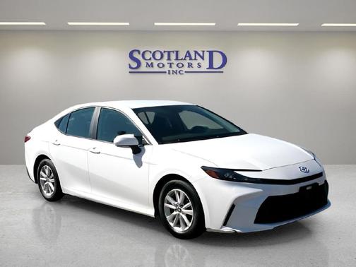 WHITE 2025 Toyota Camry XLE