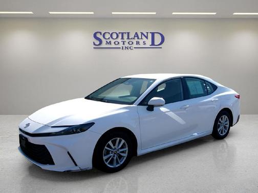 WHITE 2025 Toyota Camry XLE
