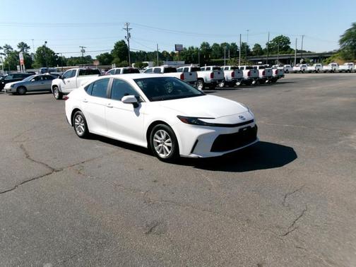 WHITE 2025 Toyota Camry XLE
