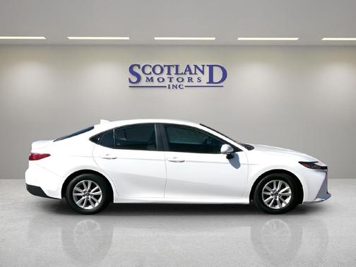 WHITE 2025 Toyota Camry XLE