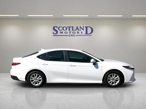 WHITE 2025 Toyota Camry XLE