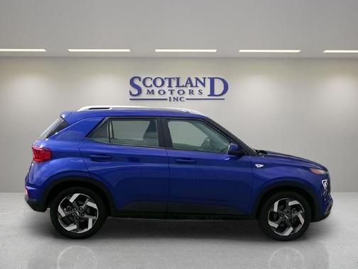 2024 Hyundai VENUE SEL