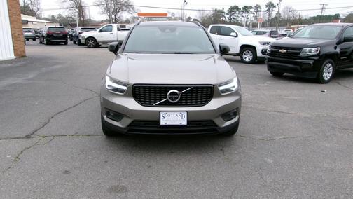 2022 Volvo XC40 T5 R-Design