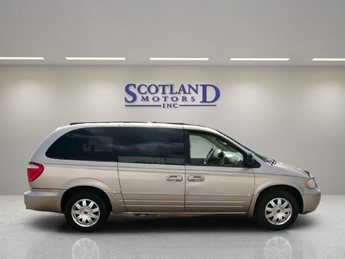 2005 Chrysler Town & Country Touring