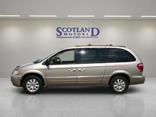 2005 Chrysler Town & Country Touring