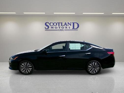Super Black 2024 Nissan Altima 2.5 SV