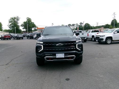 Black 2025 Chevrolet Suburban 4WD Z71