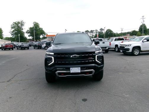 Black 2025 Chevrolet Suburban 4WD Z71