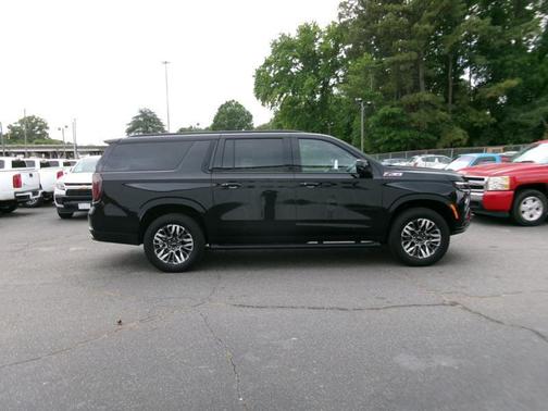 Black 2025 Chevrolet Suburban 4WD Z71
