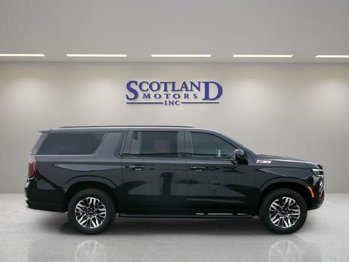 Black 2025 Chevrolet Suburban 4WD Z71