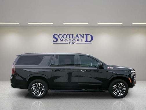 Black 2025 Chevrolet Suburban 4WD Z71