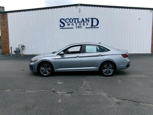 Platinum Gray Metallic 2024 Volkswagen Jetta 1.5T SE