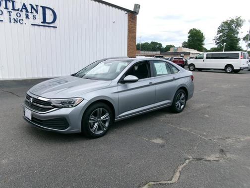 Platinum Gray Metallic 2024 Volkswagen Jetta 1.5T SE