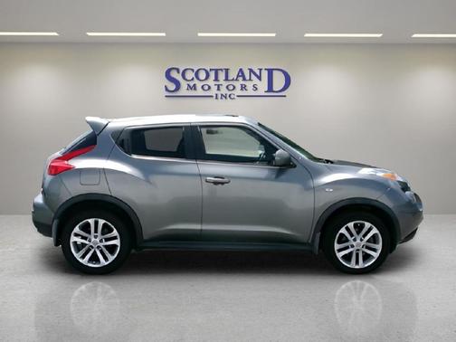 Gun Metallic 2011 Nissan Juke SV