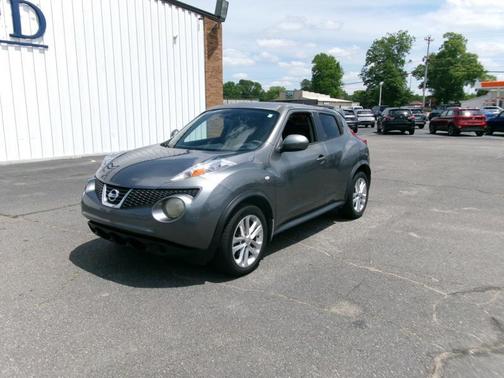 Gun Metallic 2011 Nissan Juke SV