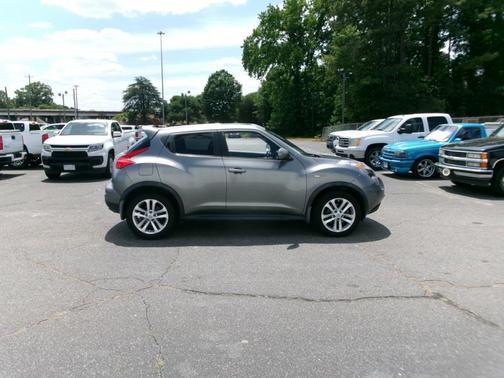 Gun Metallic 2011 Nissan Juke SV