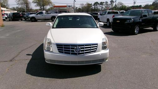 2011 Cadillac DTS Base