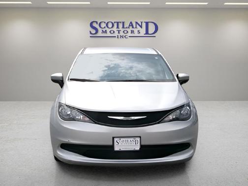 Silver Mist Clearcoat 2023 Chrysler Voyager LX