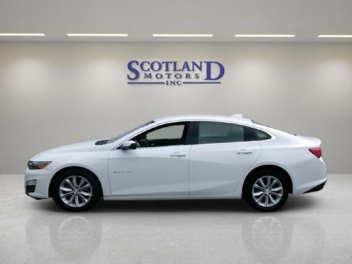 Summit White 2025 Chevrolet Malibu FWD 1LT