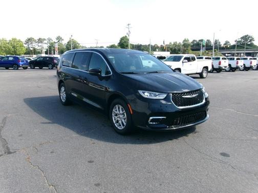 Diamond Black Crystal Pearlcoat 2025 Chrysler Pacifica L