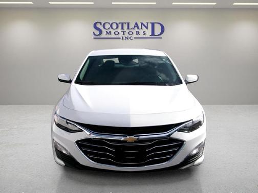 Summit White 2025 Chevrolet Malibu FWD 1LT