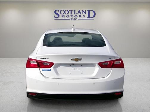 Summit White 2025 Chevrolet Malibu FWD 1LT