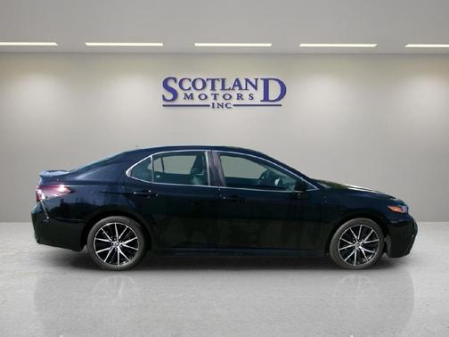 Midnight Black Metallic 2024 Toyota Camry SE