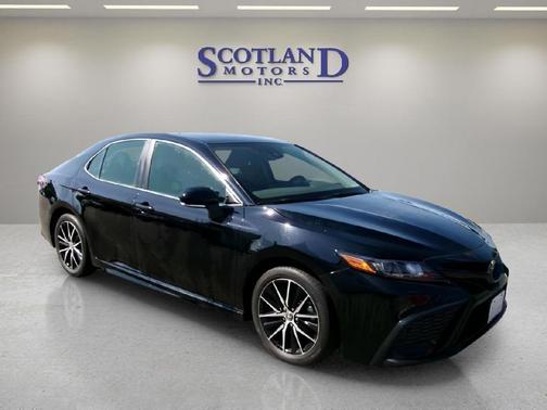 Midnight Black Metallic 2024 Toyota Camry SE