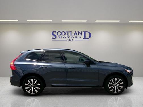 2024 Volvo XC60 B5 Plus Dark Theme