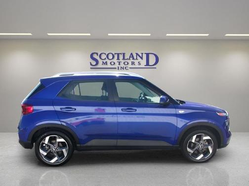 2024 Hyundai VENUE SEL