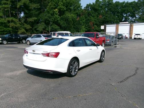 Summit White 2020 Chevrolet Malibu FWD Premier