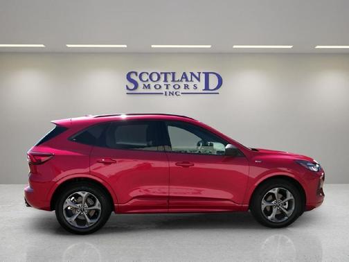 Rapid Red Metallic Tinted Clearcoat 2024 Ford Escape ST-Line