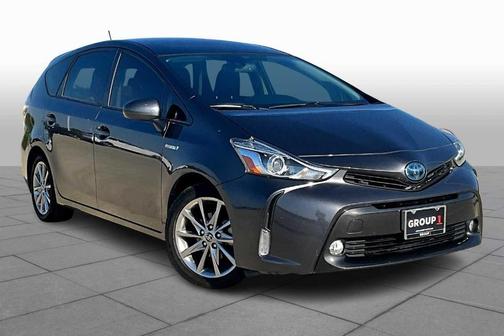 2017 Toyota Prius v Five
