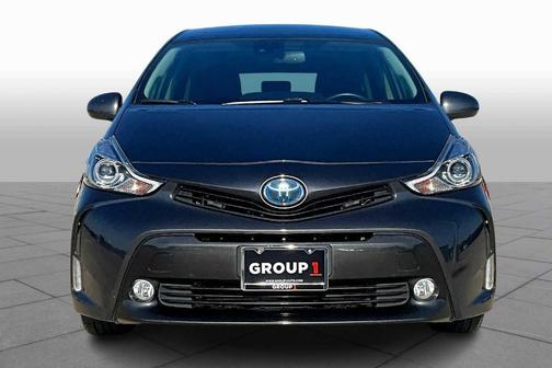 2017 Toyota Prius v Five