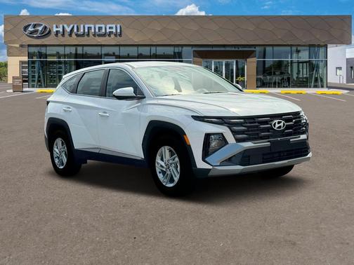 2025 Hyundai TUCSON SE