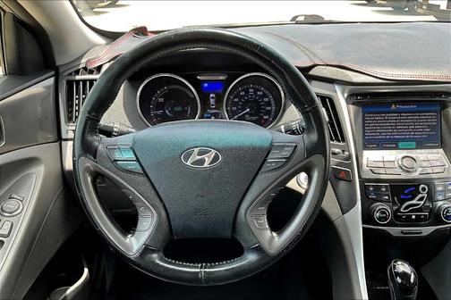 2013 Hyundai SONATA Hybrid Limited
