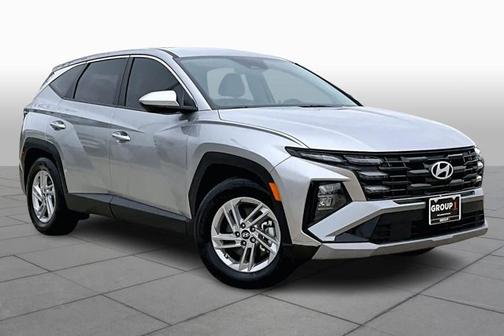 Silver 2025 Hyundai TUCSON SE